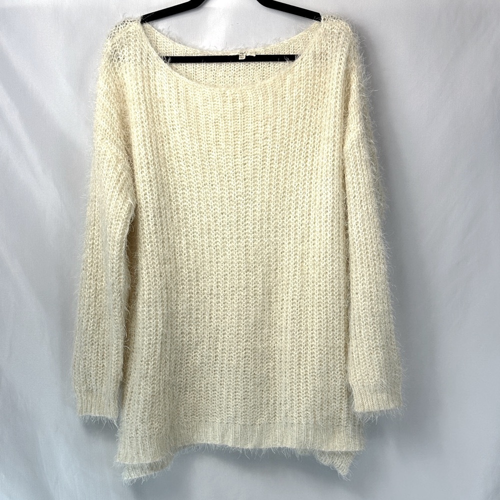 Easel Los Angeles Ivory Fuzzy Knit Oversized Sweater Sz S/M Soft Cozy Pullover